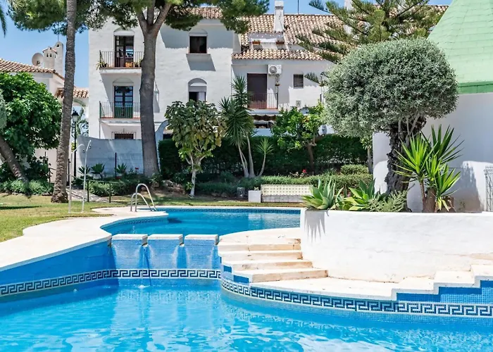 Ferienhaus Sr Cancelas 3bdr Townhouse In Centre Marbella